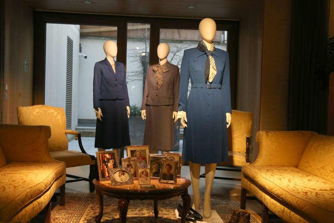 'The Crown'da kullanılan kıyafet ve aksesuarlar açık artırmada 18