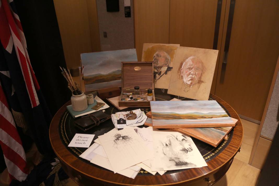 'The Crown'da kullanılan kıyafet ve aksesuarlar açık artırmada 10