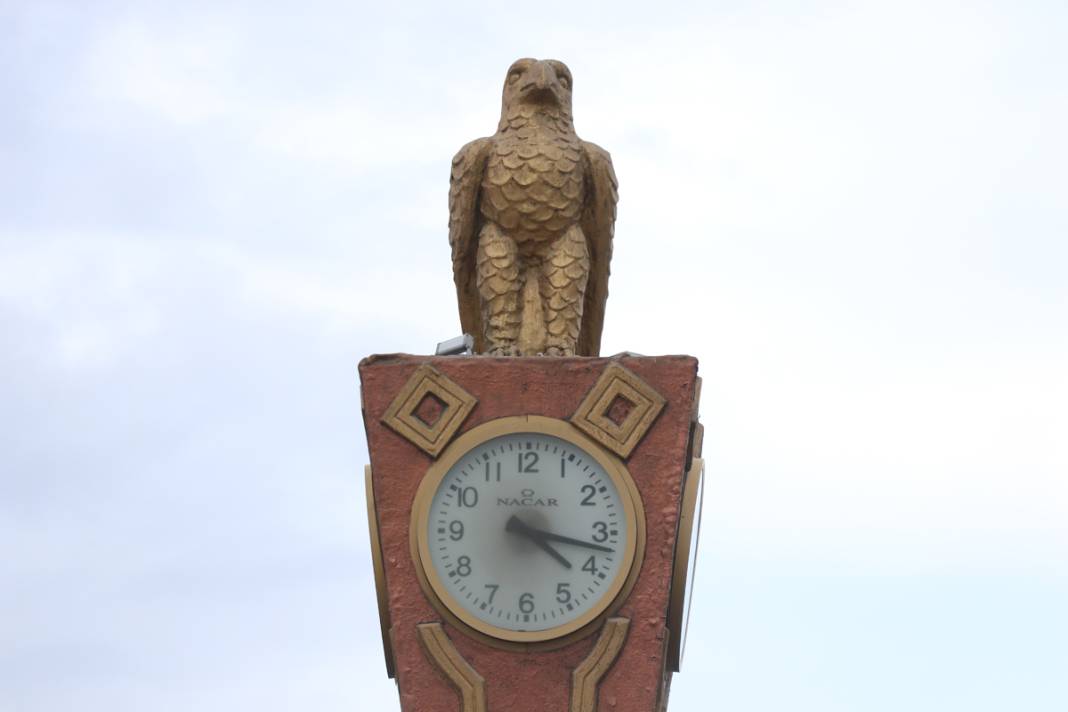 Depremlerin üzerinden bir yıl geçti ama... Adıyaman'da saatler hala 04.17'yi gösteriyor 7