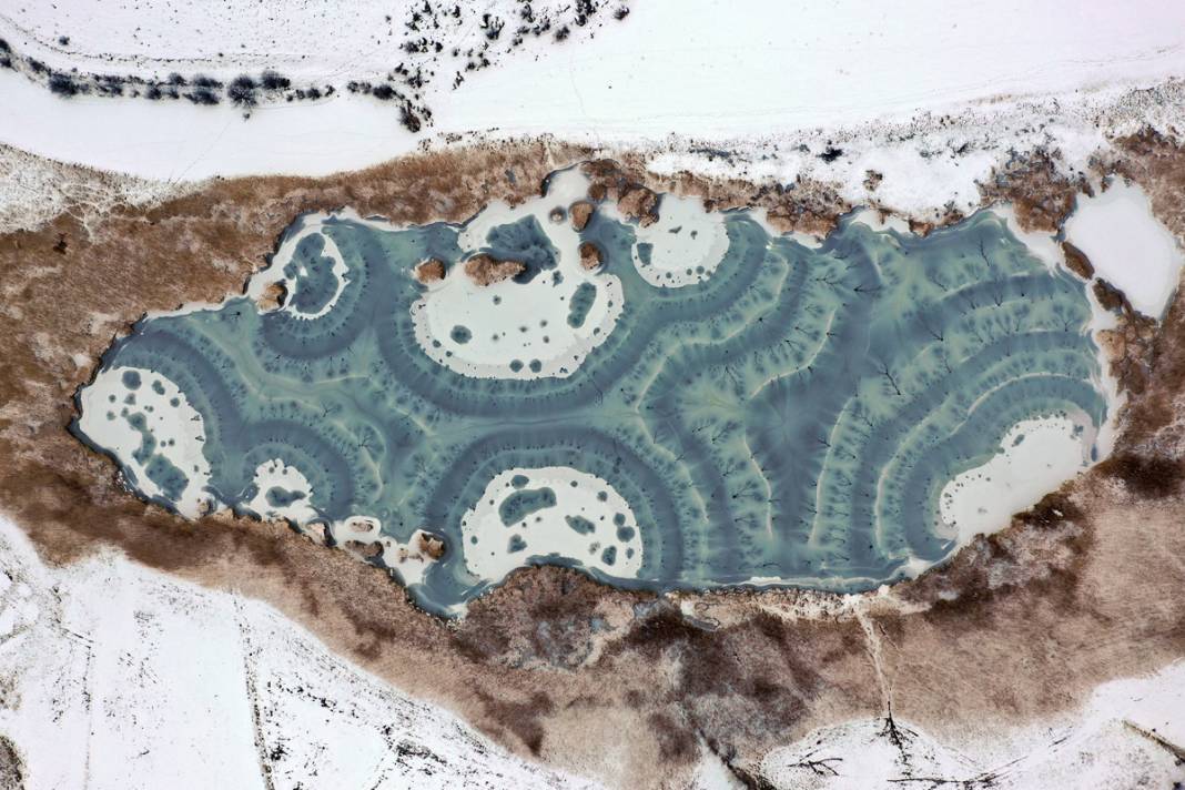 Iğdır'da termometreler eksi 15'i gösterdi: Donan Üçkaya Gölü böyle görüntülendi 1