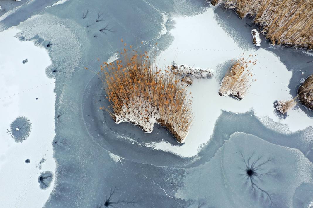 Iğdır'da termometreler eksi 15'i gösterdi: Donan Üçkaya Gölü böyle görüntülendi 2