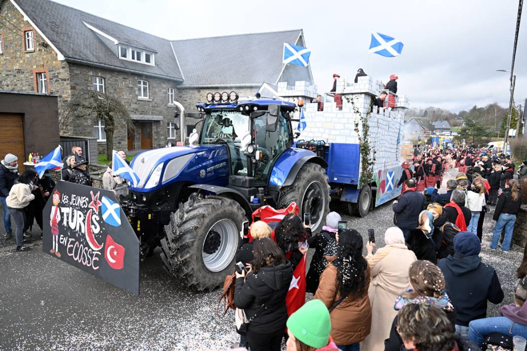 Belçika'da hiç Türk'ün bulunmadığı Türk Köyü: Her yerde ay yıldızlı bayraklar 6