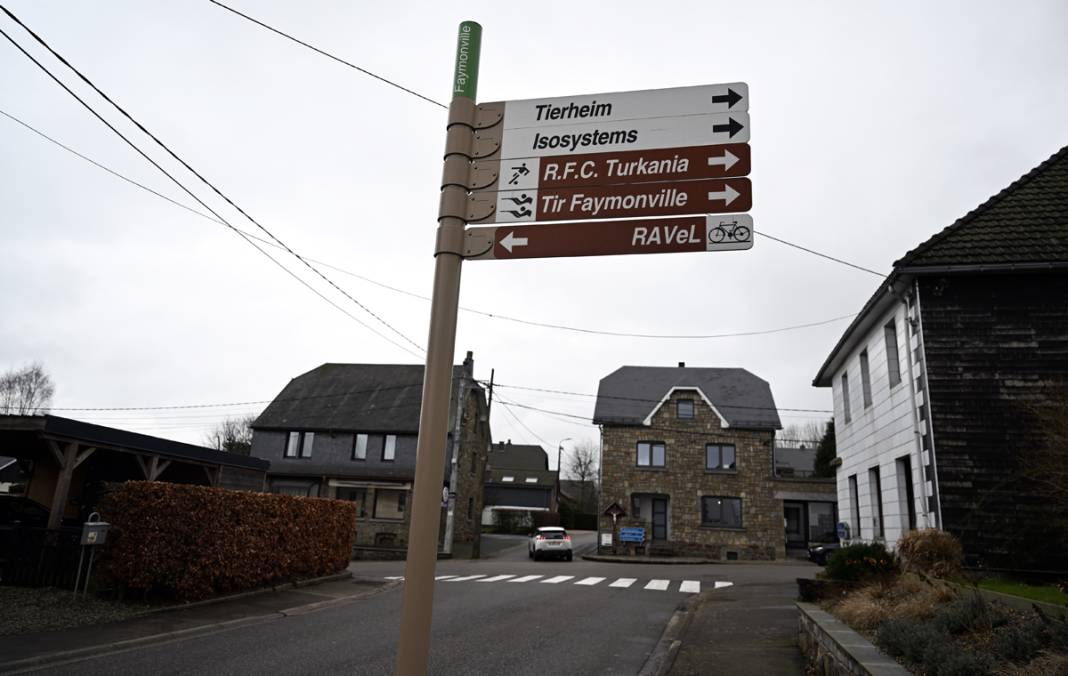 Belçika'da hiç Türk'ün bulunmadığı Türk Köyü: Her yerde ay yıldızlı bayraklar 5