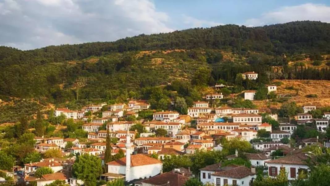 Sevgililer gününüzü unutulmaz kılın! Aşk tazelemek isteyenler için 8 gezilecek yer: Giden dönmek istemiyor 3