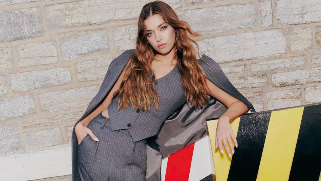 Afra Saraçoğlu’na sinir krizi geçirten olay! Sette olduğu sırada öğrendi: Büyük kayıp yaşadı 2