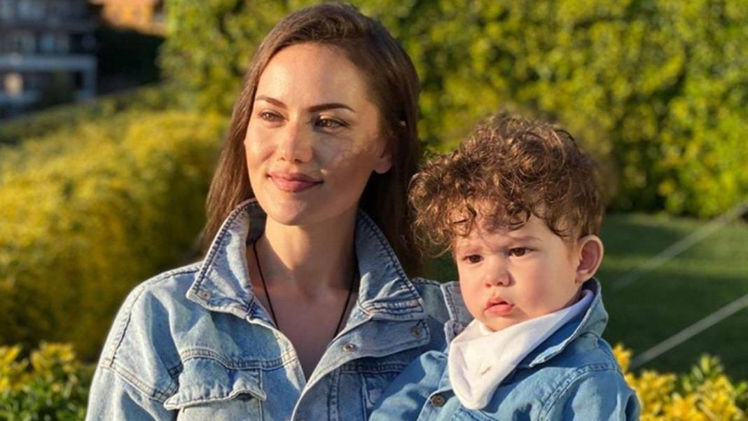 80 Milyonluk anlaşmaya rest! Fahriye Evcen ortalığı birbirine kattı iddiası: O isteği olmayınca çekimlere başlamadı 2