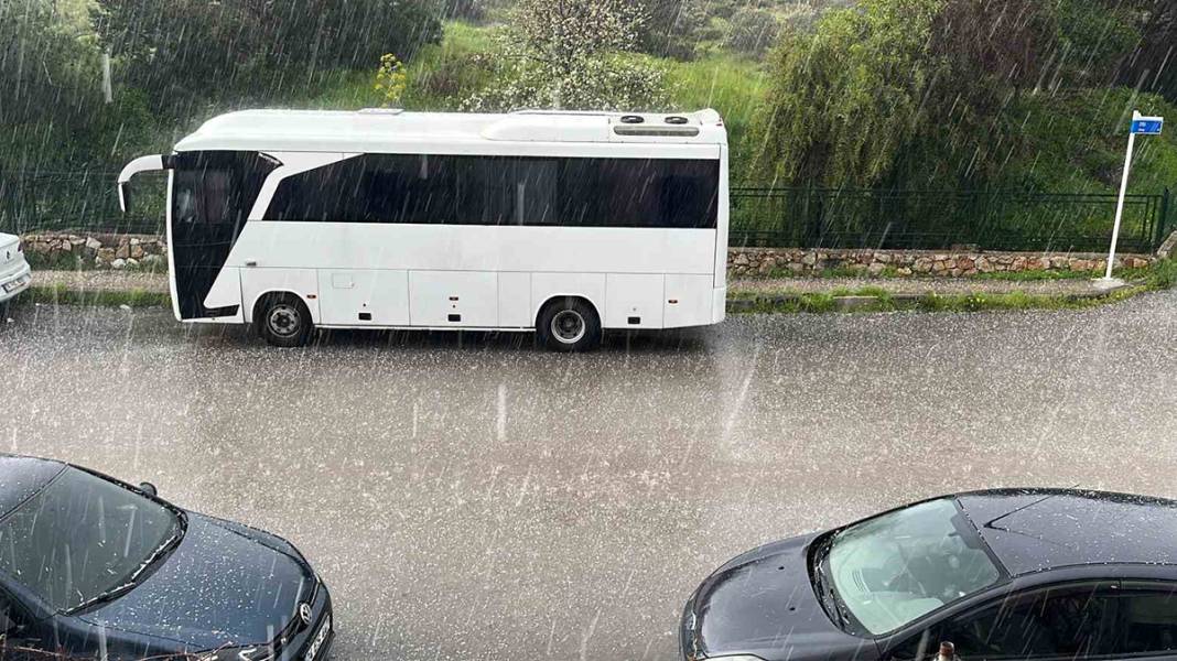 15 dakika yetti! Yollar göle döndü 2