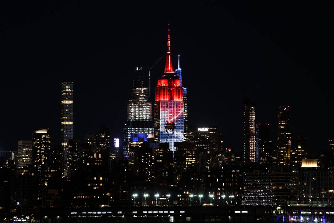 Star Wars karakterleri Empire State binasına yansıtıldı 9