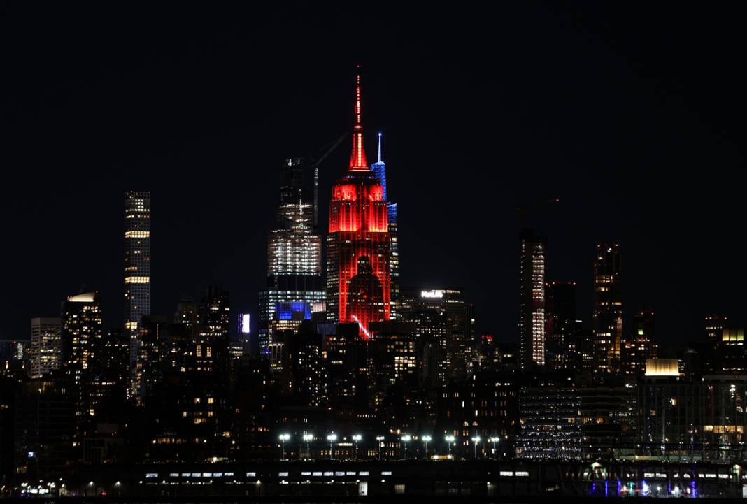 Star Wars karakterleri Empire State binasına yansıtıldı 6