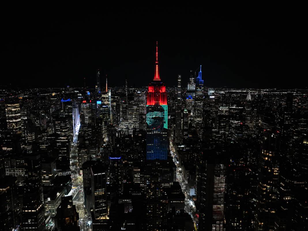 Star Wars karakterleri Empire State binasına yansıtıldı 5