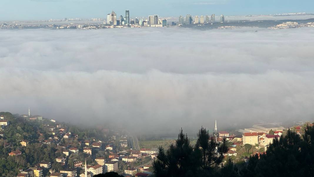 İstanbul'da yoğun sis kamerada: Göz gözü görmüyor 12