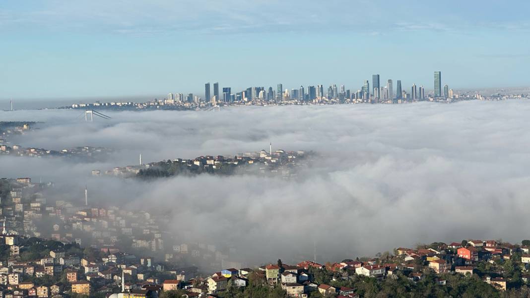 İstanbul'da yoğun sis kamerada: Göz gözü görmüyor 10