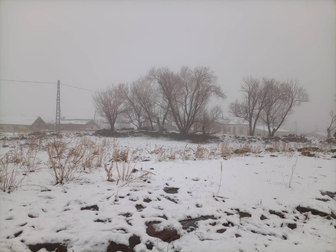 Kars'a nisanda kar sürprizi: Kar kalınlığı yer yer 5 metreyi buldu 10