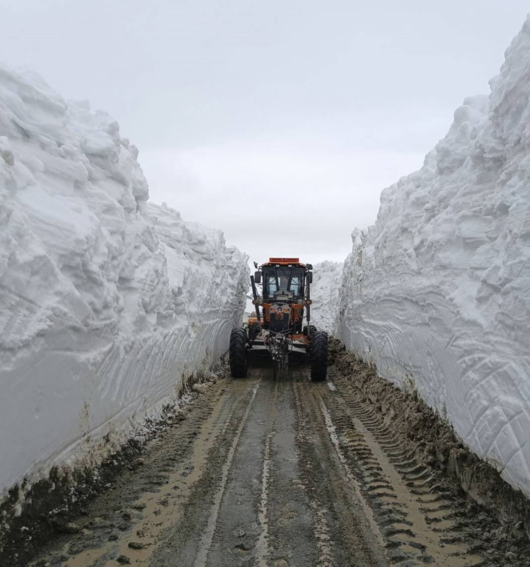 Kars'a nisanda kar sürprizi: Kar kalınlığı yer yer 5 metreyi buldu 7