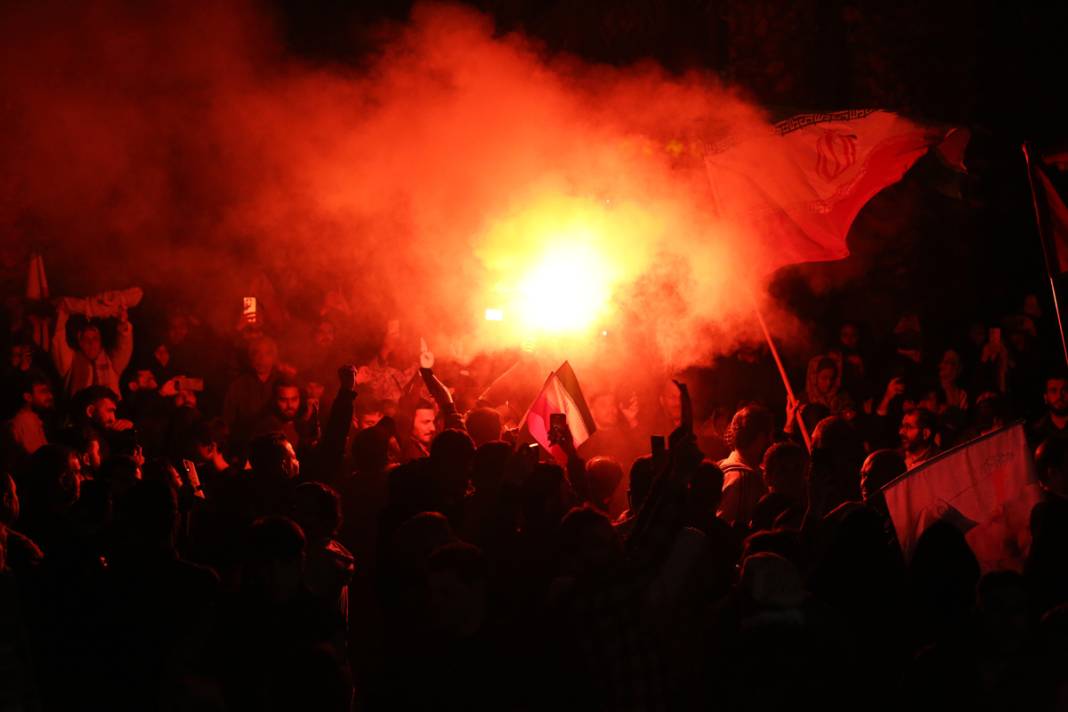 İran'ın İsrail'e saldırısının ardından Tahran'da kutlama: Bir sonraki tokat daha sert olacak 28