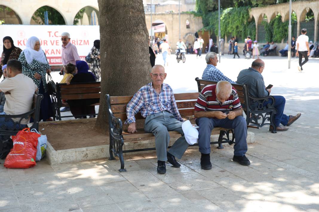 Şanlıurfa'da kavurucu sıcaklar etkili oluyor: Termometreler 50 dereceyi gösterdi 8