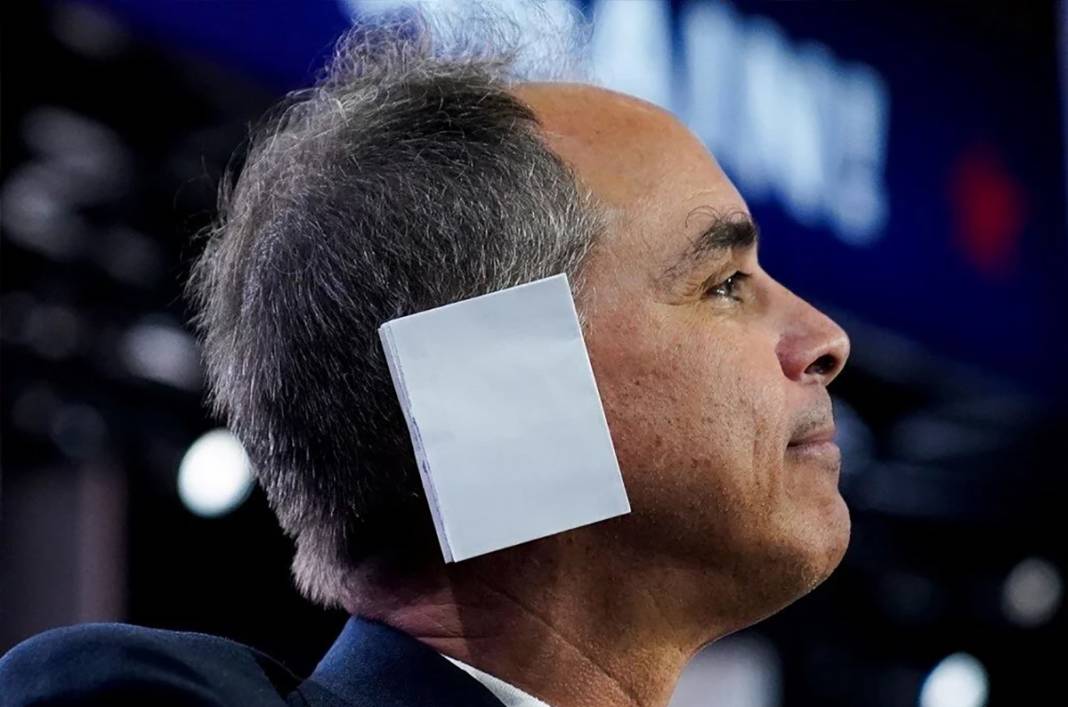 Trump destekçilerinden bandaj akımı 12