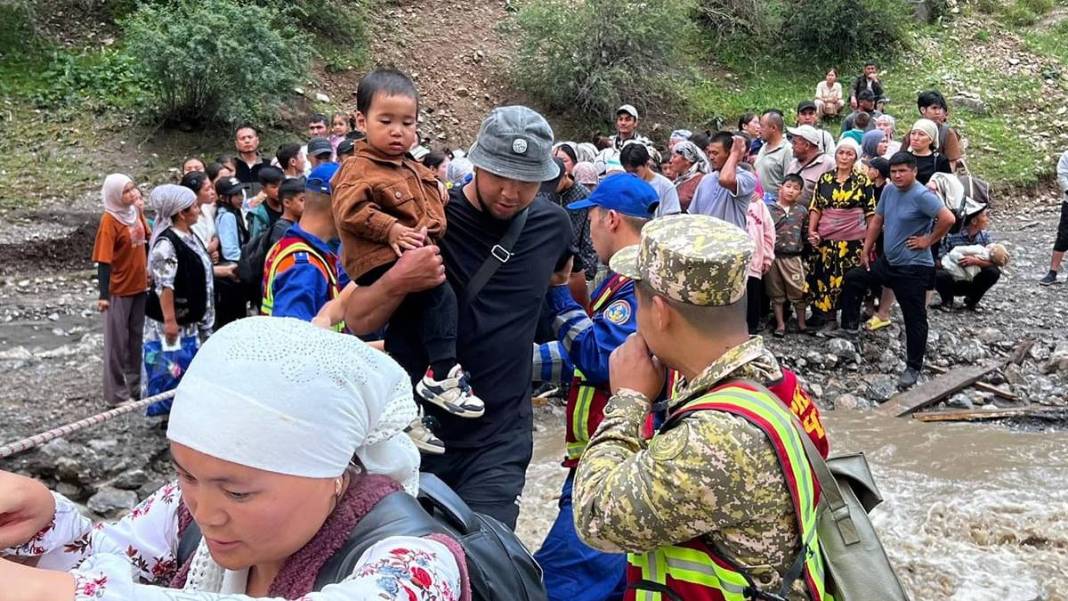 Kırgızistan'da sel felaketi: 12 kişi hayatını kaybetti 1