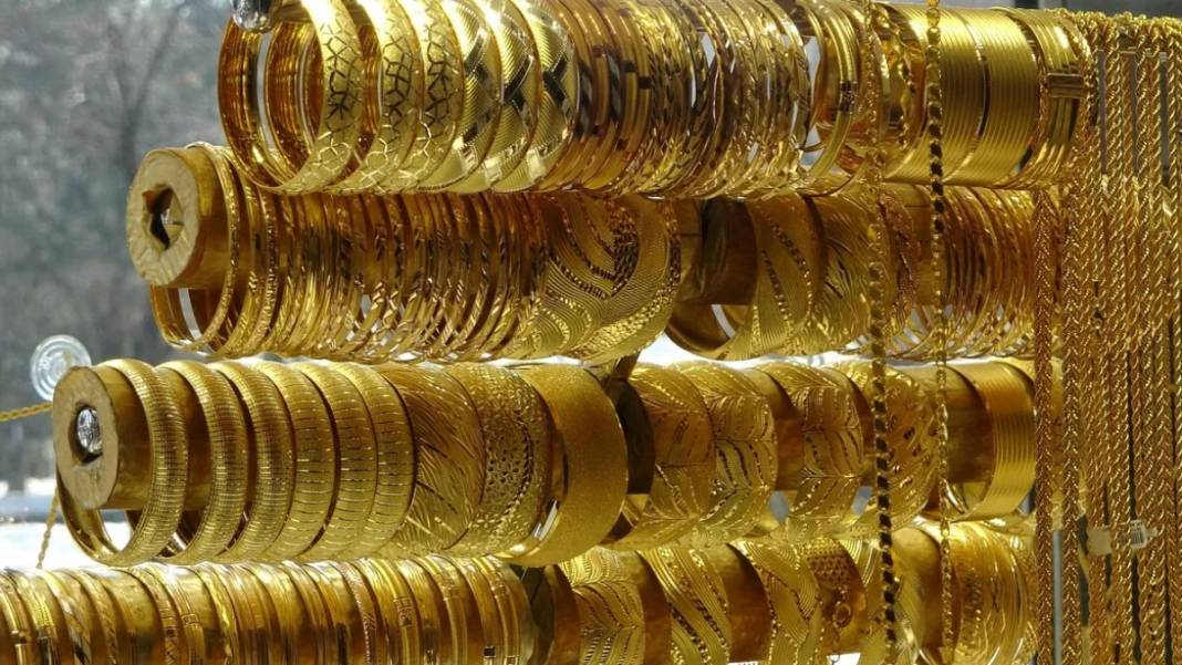 Ajda bileziğin pabucu dama atıldı! Yeni gözde tül bilezik: Bunu alan zarar etmiyor 1