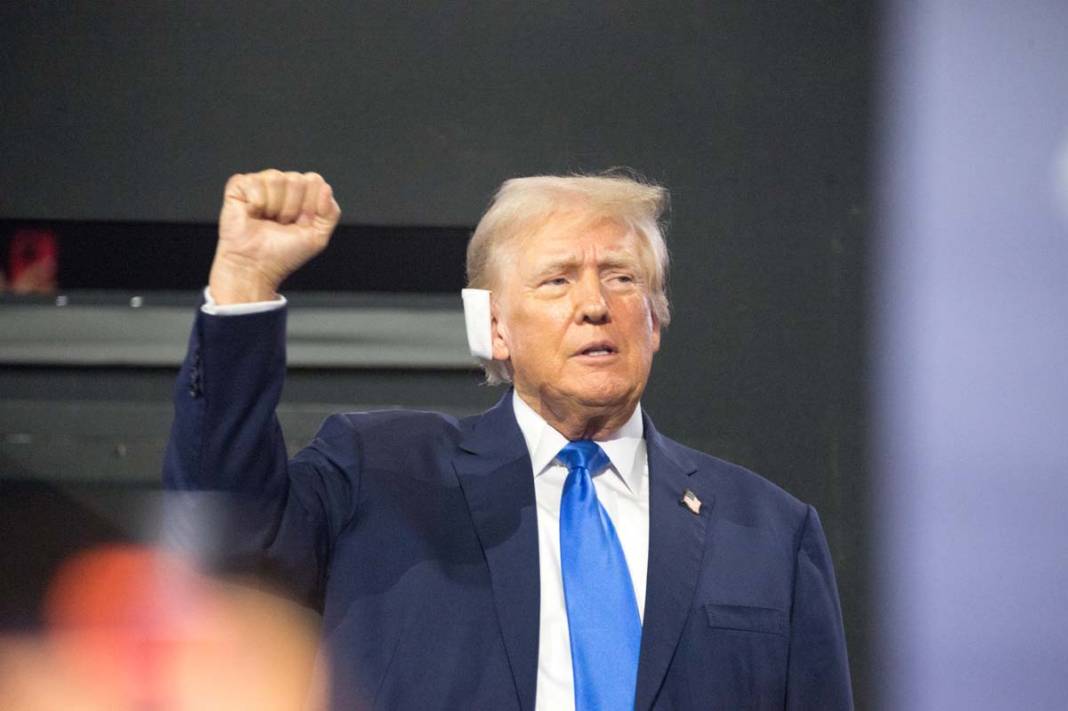 Trump destekçilerinden bandaj akımı 1