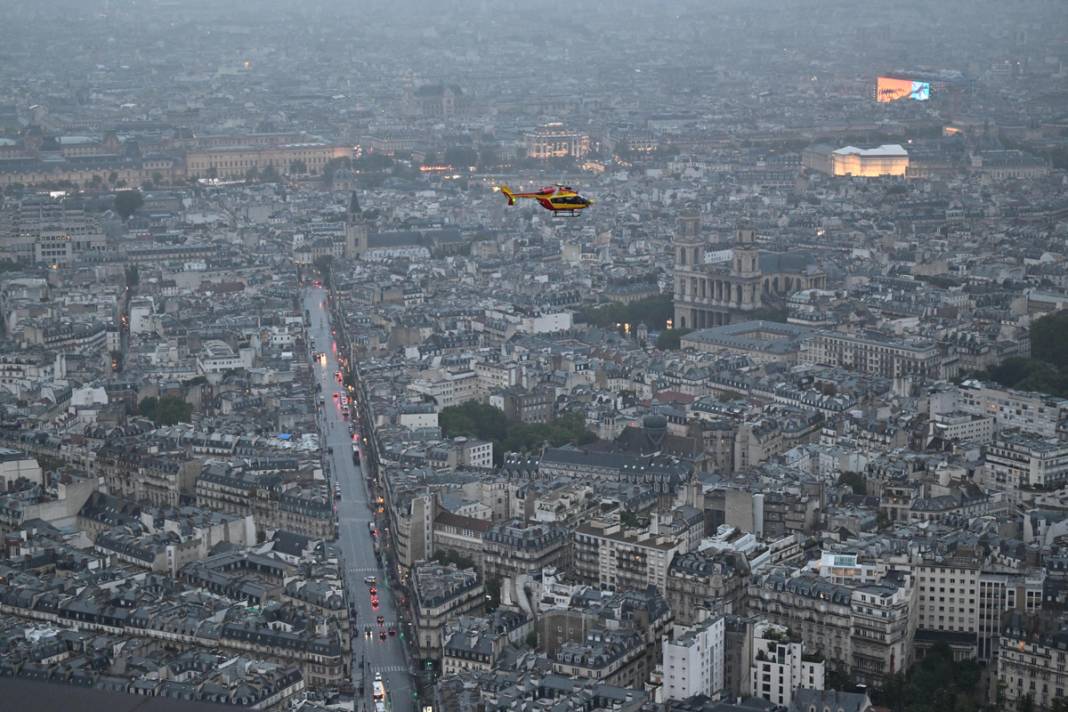 Olimpiyat ateşi Paris'te yandı: Görkemli açılış 21