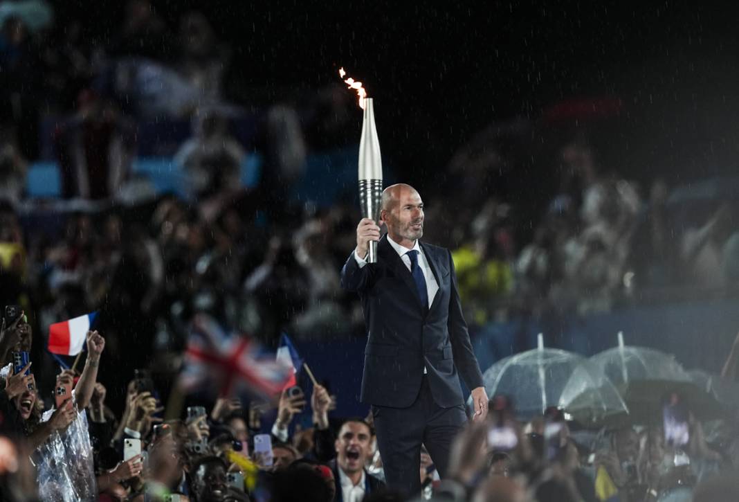 Olimpiyat ateşi Paris'te yandı: Görkemli açılış 47