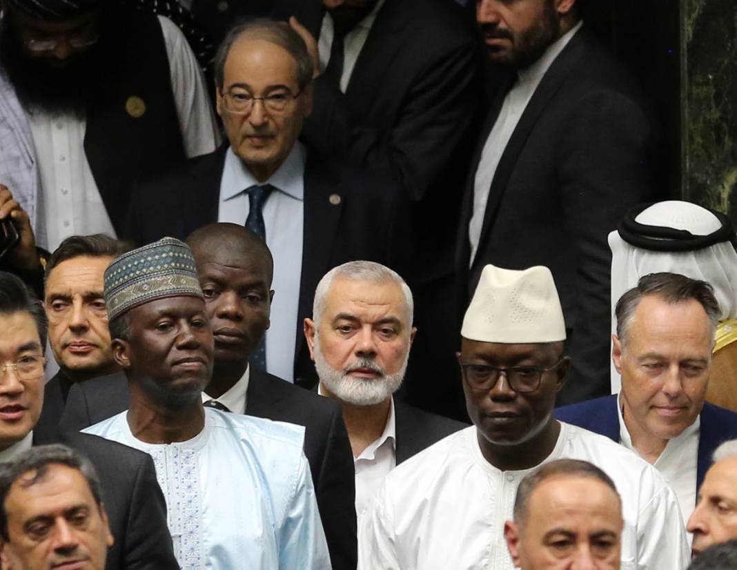 Hamas lideri Haniye'nin son görüntüleri: Yeni Cumhurbaşkanı Pezeşkiyan’ın görev teslimi için İran’daydı 11