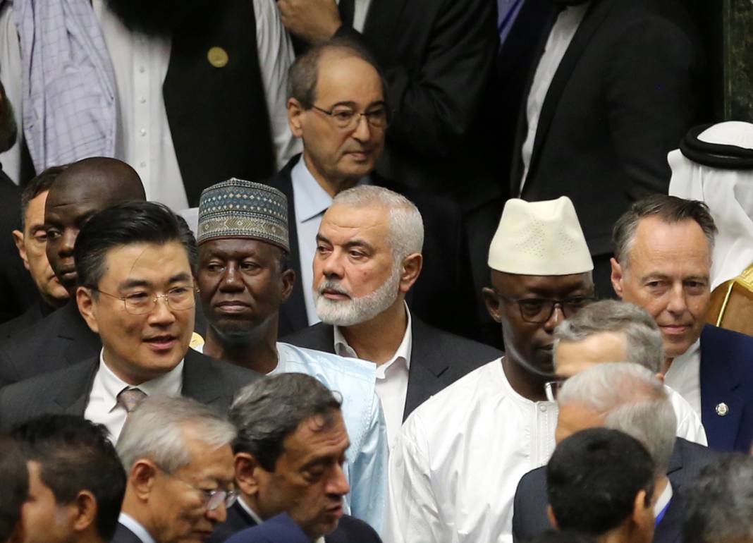 Hamas lideri Haniye'nin son görüntüleri: Yeni Cumhurbaşkanı Pezeşkiyan’ın görev teslimi için İran’daydı 10