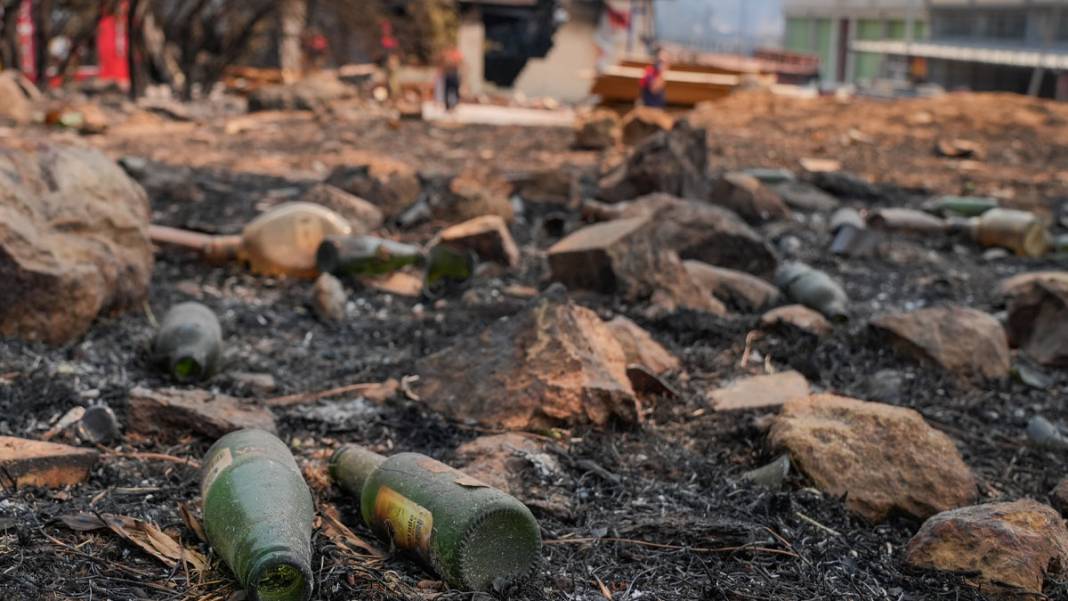 İzmir'in ciğerleri küle döndü... Yangının verdiğini zarar havadan görüntülendi 5