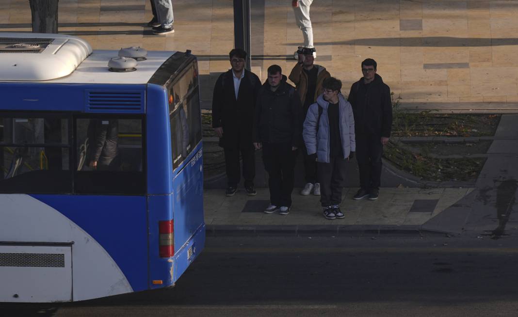 86 yıllık özlem... Saat 9'u 5 geçe hayat durdu 38