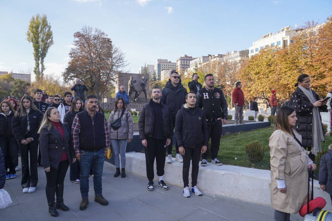 86 yıllık özlem... Saat 9'u 5 geçe hayat durdu 21