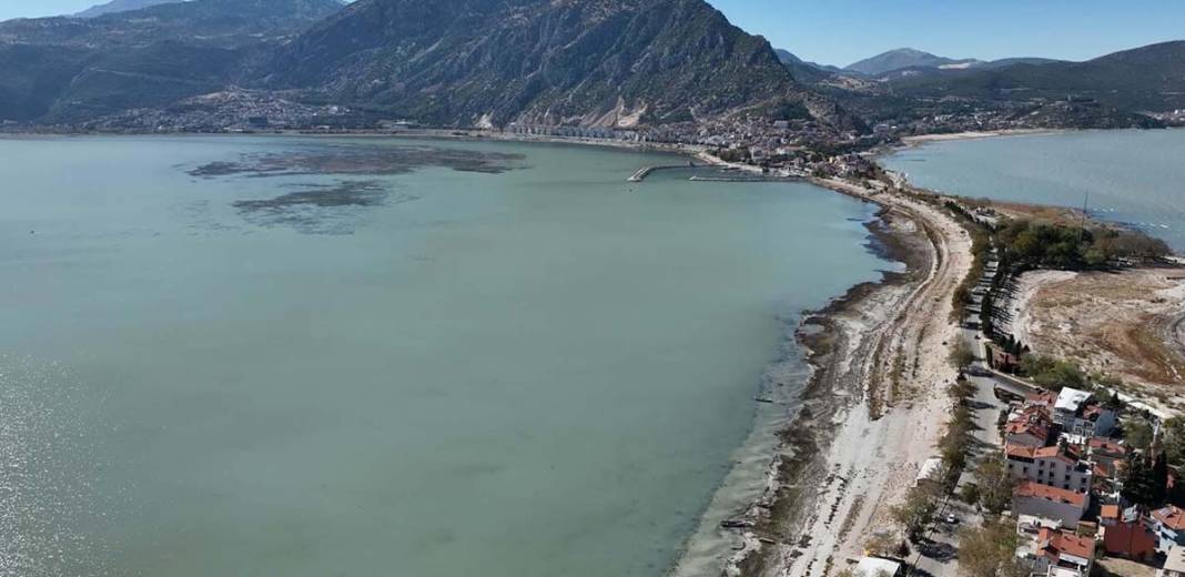 Eğirdir Gölü alarm veriyor: Beyşehir Gölü'nün üçte ikisi kadar su kaybetti 8