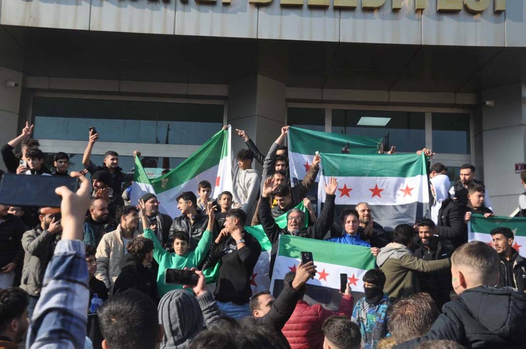 Ülkesine dönen Suriyeliler Hatay sınırına akın etti 8