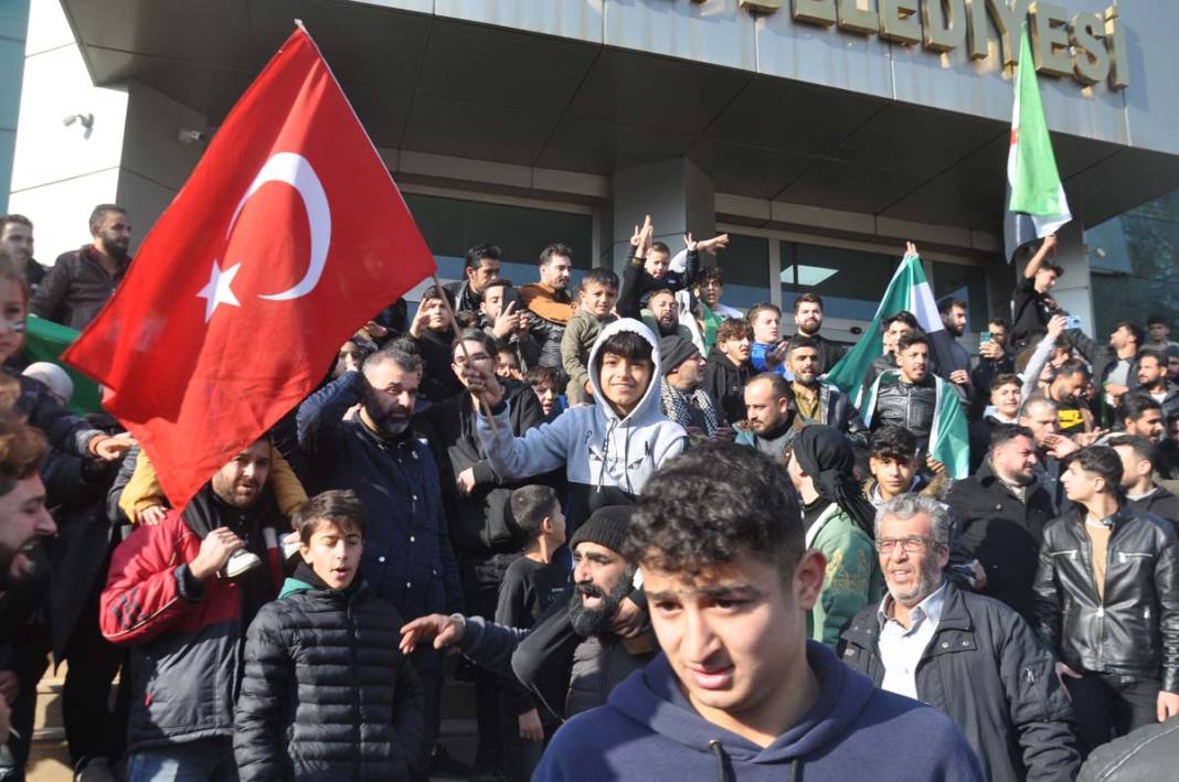 Ülkesine dönen Suriyeliler Hatay sınırına akın etti 7