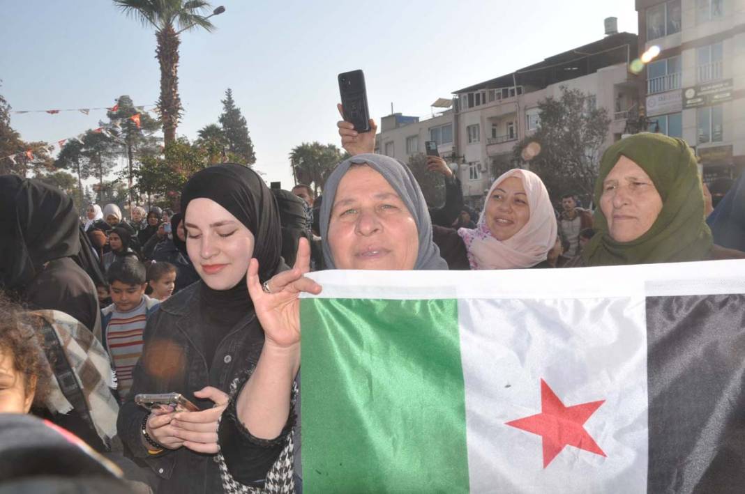 Ülkesine dönen Suriyeliler Hatay sınırına akın etti 5