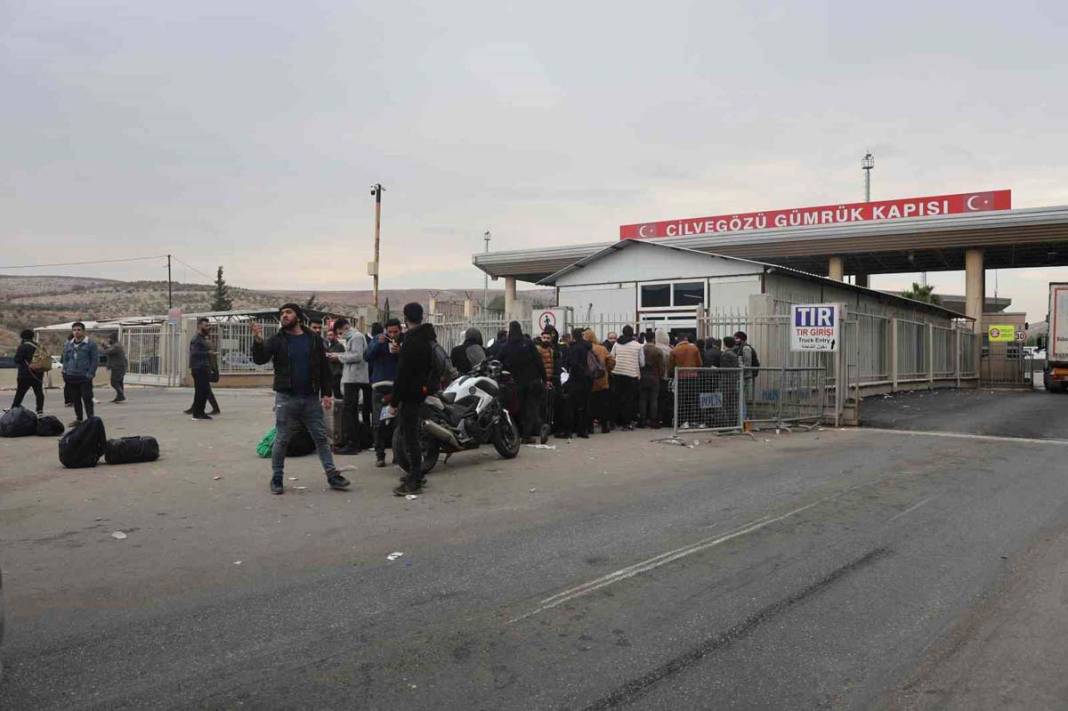 Ülkesine dönen Suriyeliler Hatay sınırına akın etti 4