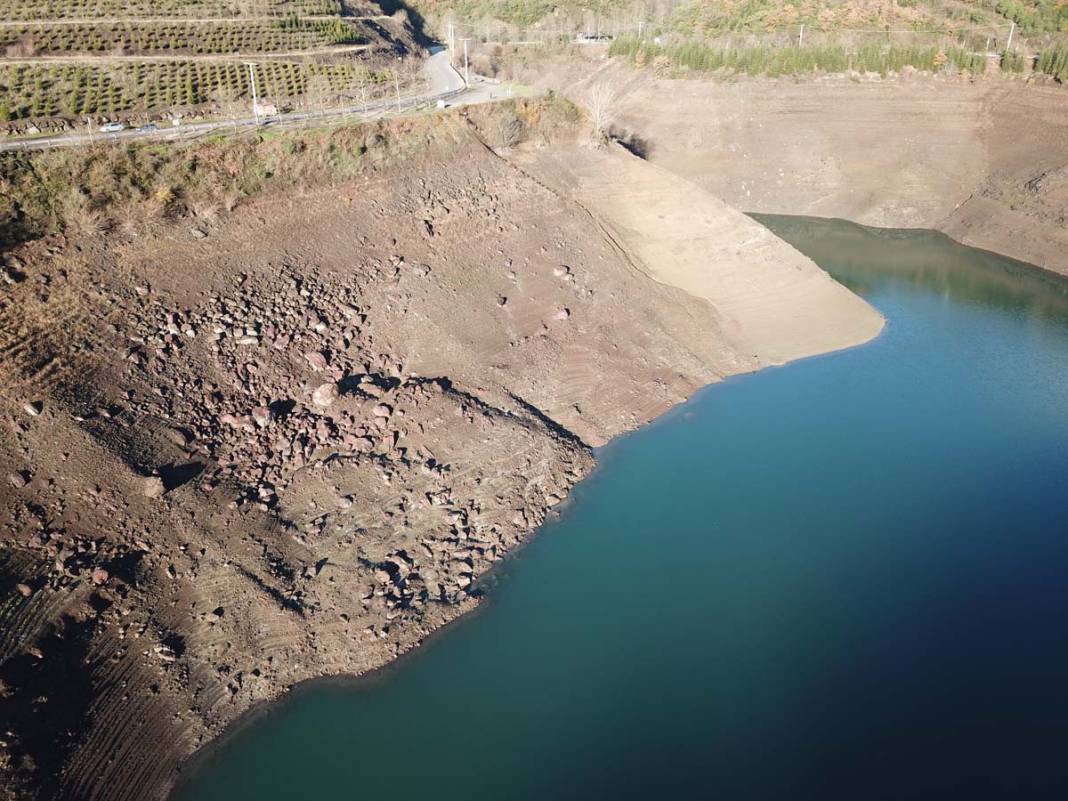 Sapanca Gölü'nde 5 yılın en düşük su seviyesi: Son yağışlar da doluluk oranını etkilemedi 5