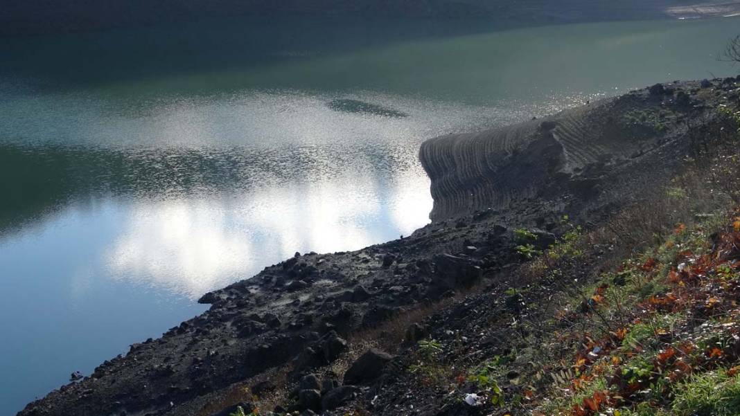Sapanca Gölü'nde 5 yılın en düşük su seviyesi: Son yağışlar da doluluk oranını etkilemedi 6