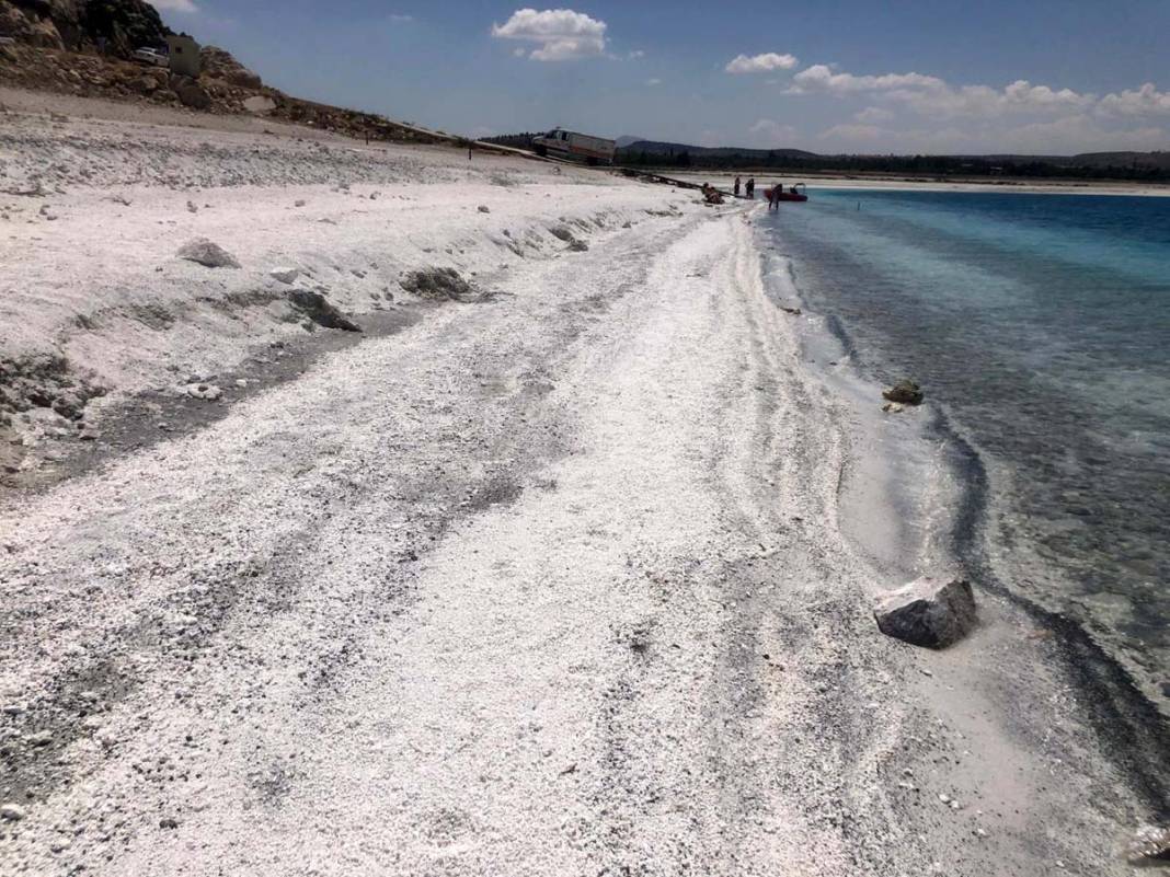 Doğa harikası Salda Gölü'nü de kaybediyoruz: 5 yılda 3 kilometrekarelik yüzey alanı kayboldu 9