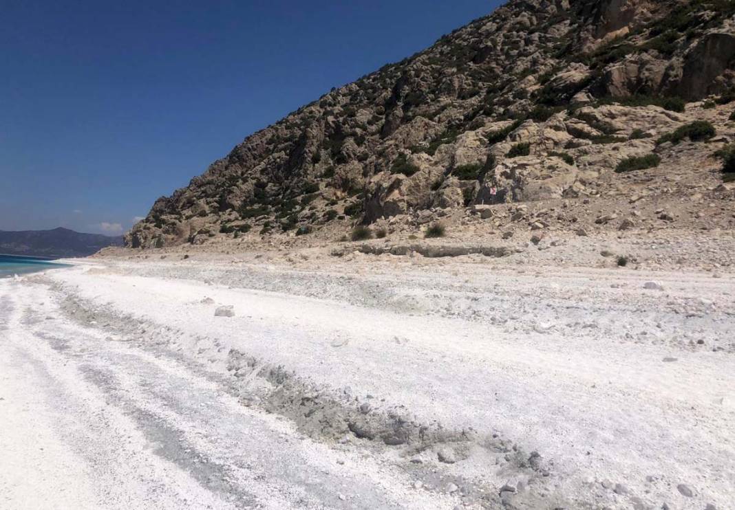 Doğa harikası Salda Gölü'nü de kaybediyoruz: 5 yılda 3 kilometrekarelik yüzey alanı kayboldu 7