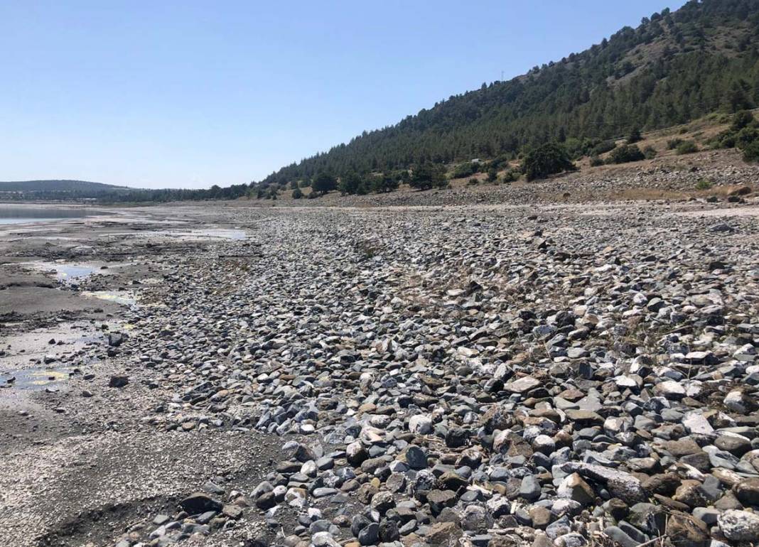 Doğa harikası Salda Gölü'nü de kaybediyoruz: 5 yılda 3 kilometrekarelik yüzey alanı kayboldu 5