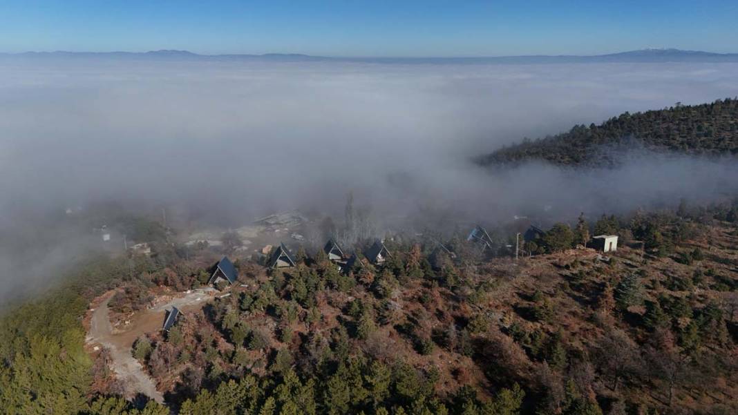 Beyşehir Gölü’nün yüzeyi yoğun sisle kaplandı 6
