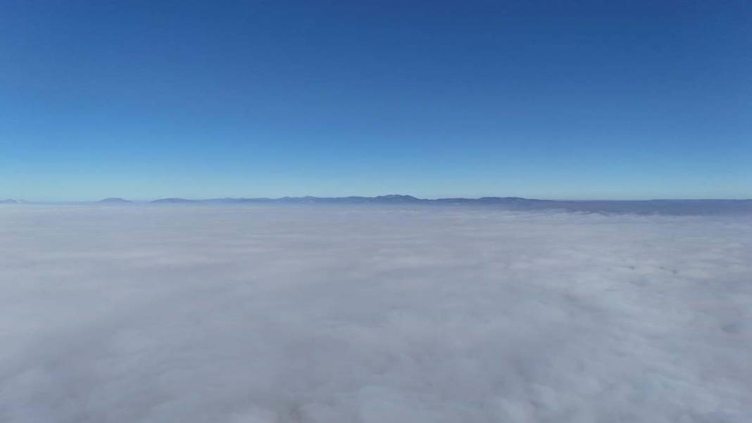 Beyşehir Gölü’nün yüzeyi yoğun sisle kaplandı 8