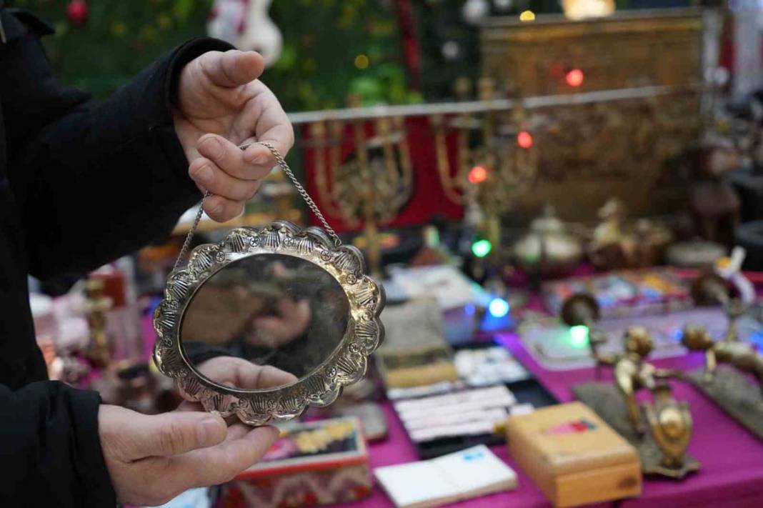 Eşleri barıştıran 100 yıllık ayna 4