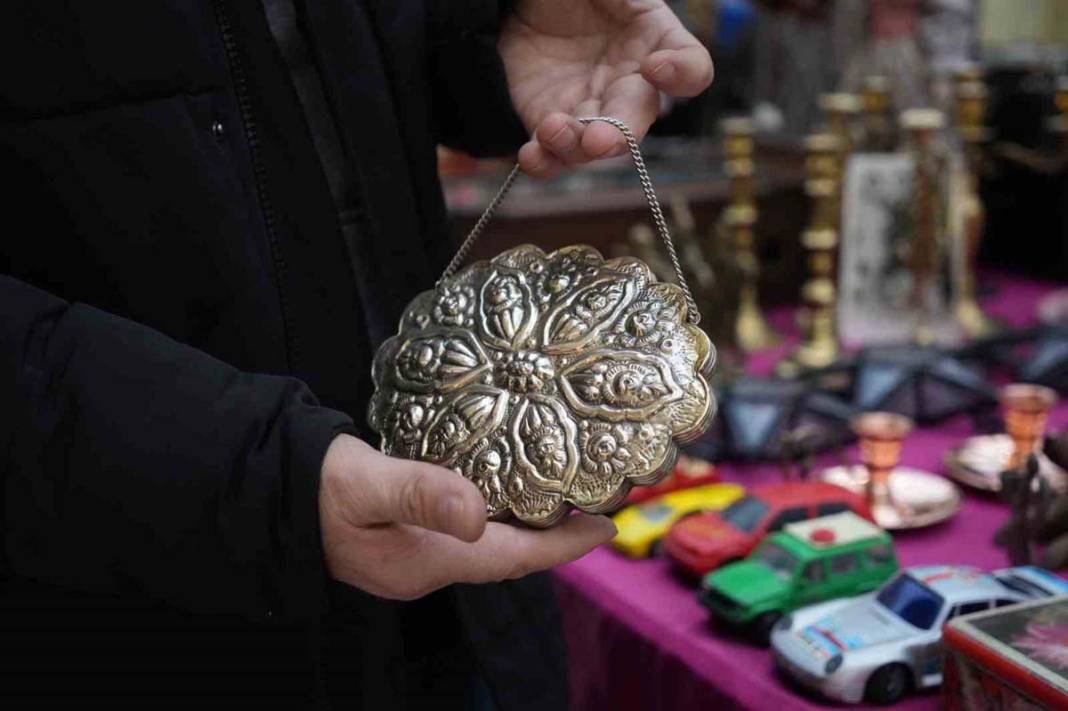 Eşleri barıştıran 100 yıllık ayna 3