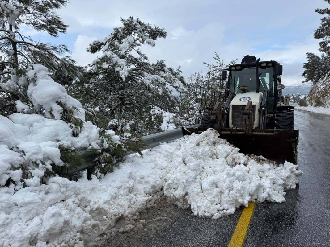 Muğla'da deniz ve güneş yerini kara bıraktı 6