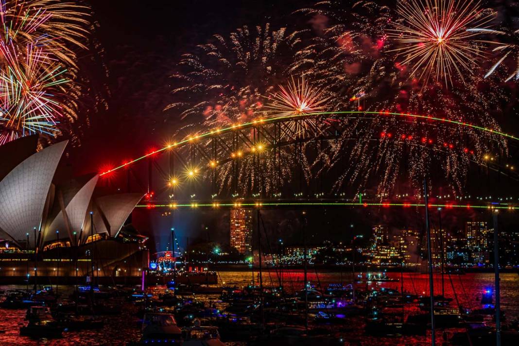 Avustralya 2025'e havai fişek gösterileriyle girdi 2