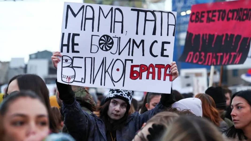 Tren istasyonunda 15 kişi ölmüştü... Belgrad'da hükümet protestosu 6