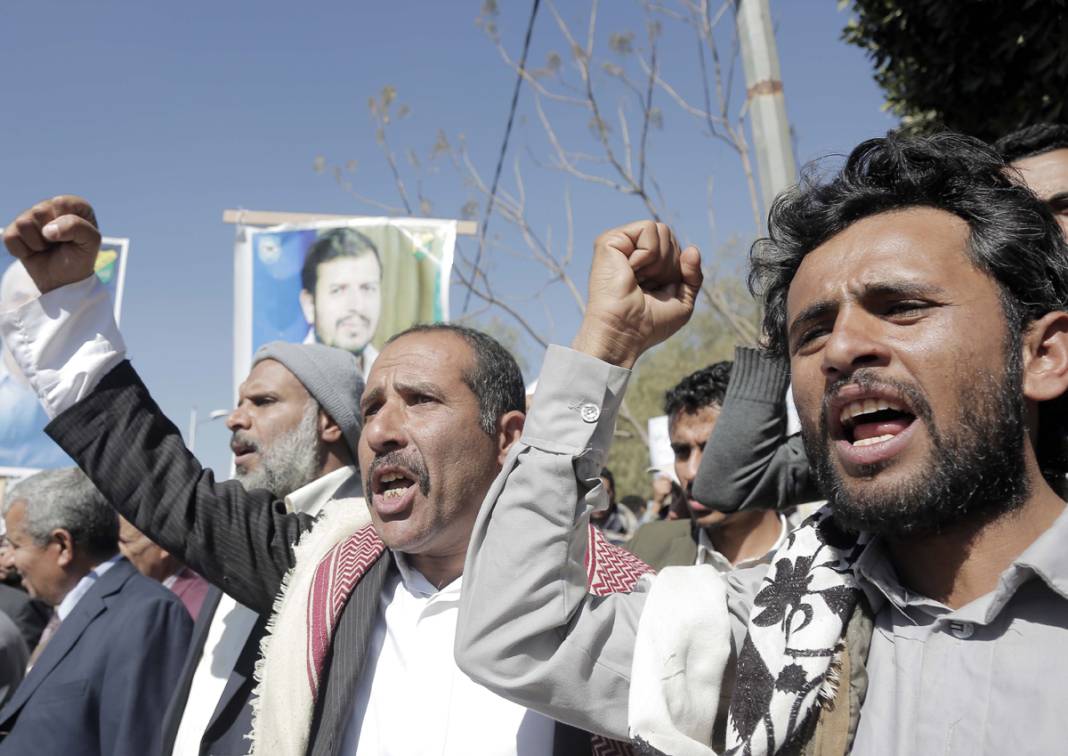 Yemen'de ABD ve İsrail saldırılarına protesto: Haniye, Sinvar ve Nasrallah'ın posterleri bir arada 8