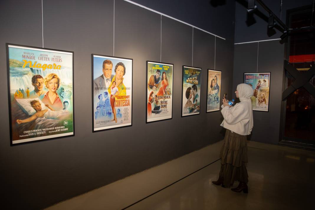 Sakarya'da "İbrahim Enez Film Afişleri Sergisi" sinema tutkunlarını buluşturuyor 1